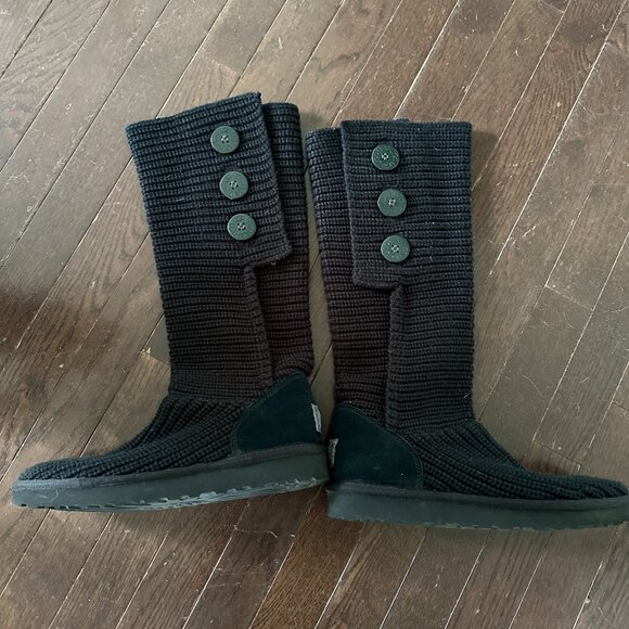 UGG BLACK Classic High Ankle Cardy Knit Button. Size 9 - Picture 1 of 4